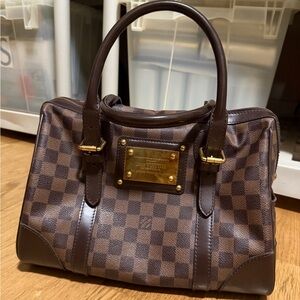Louis Vuitton Berkeley Bag in Damier Ebene - Authentic